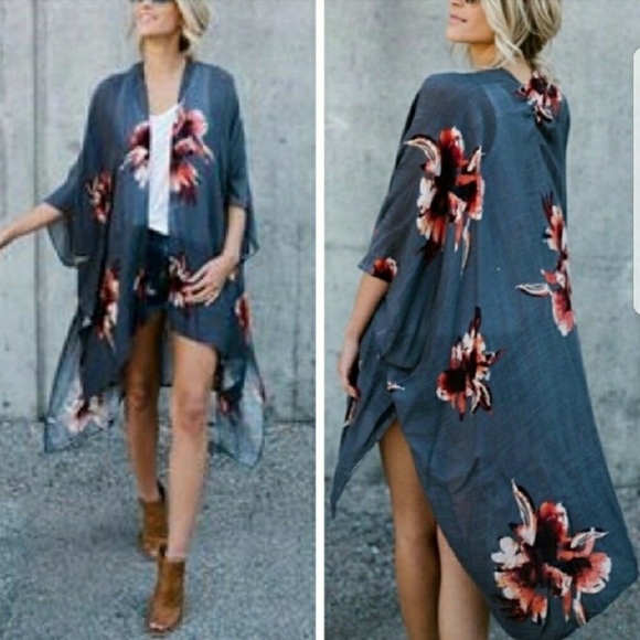 October Love Tops - NWT Grey floral kimono